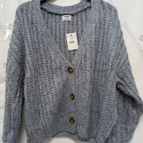 APPROXIMATELY 55 MULTI YARN CROPPED CARDIS IN BLUE MULTI ALL IN VARIOUS SIZES - COLLECTION ONLY