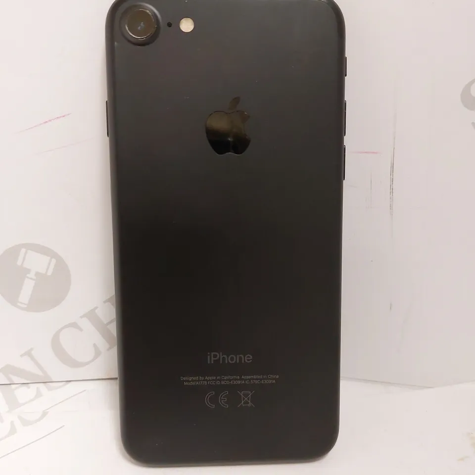 APPLE IPHONE 7 (A1778)