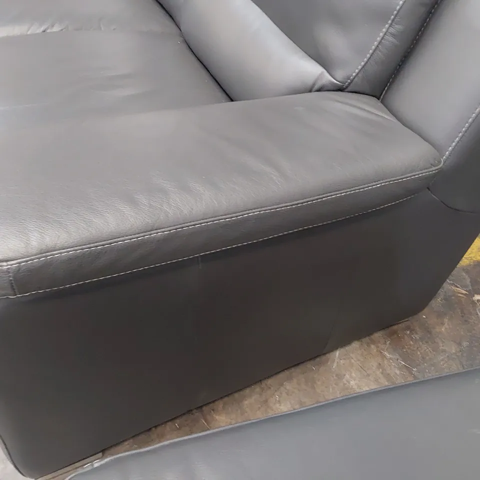 QUALITY ITALIAN DESIGNER POWER RECLINING TWO SEATER SOFA & FIXED SNUGGLER CHAIR CHARCOAL LEATHER 