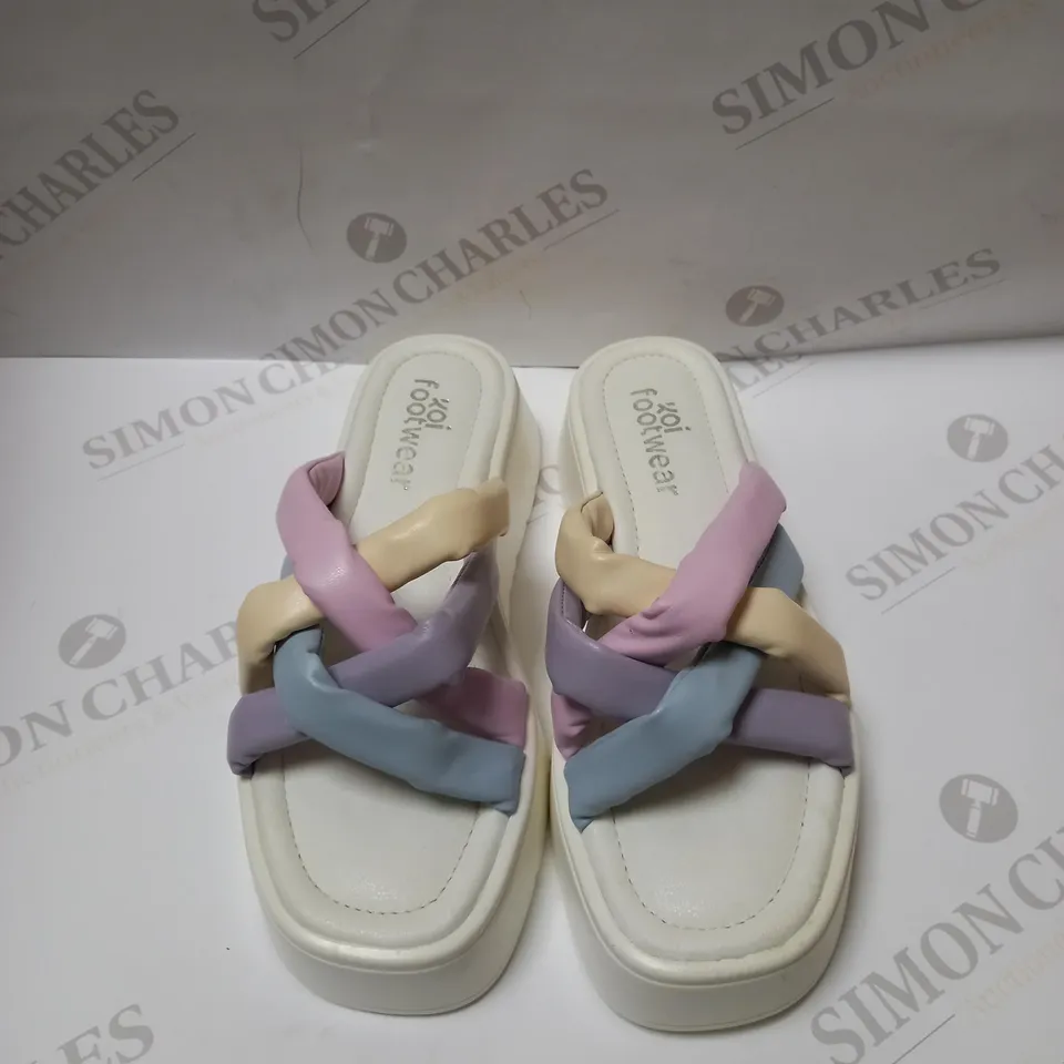 DESIGNER KOI VEGAN MULTI STARP SLIDES SIZE 4