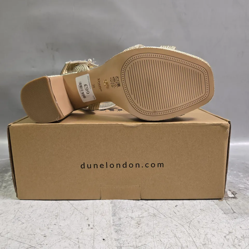 BOXED PAIR OF DUNE LONDON 392 MANIFES OPEN TOE BLOCK HEEL SANDALS IN METALLIC GOLD SIZE 5