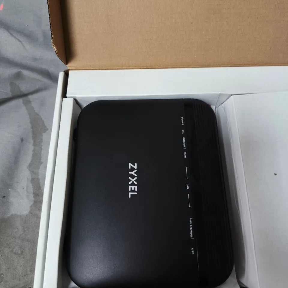 ZYXEL HOME NETWORKING ROUTER – BOXED