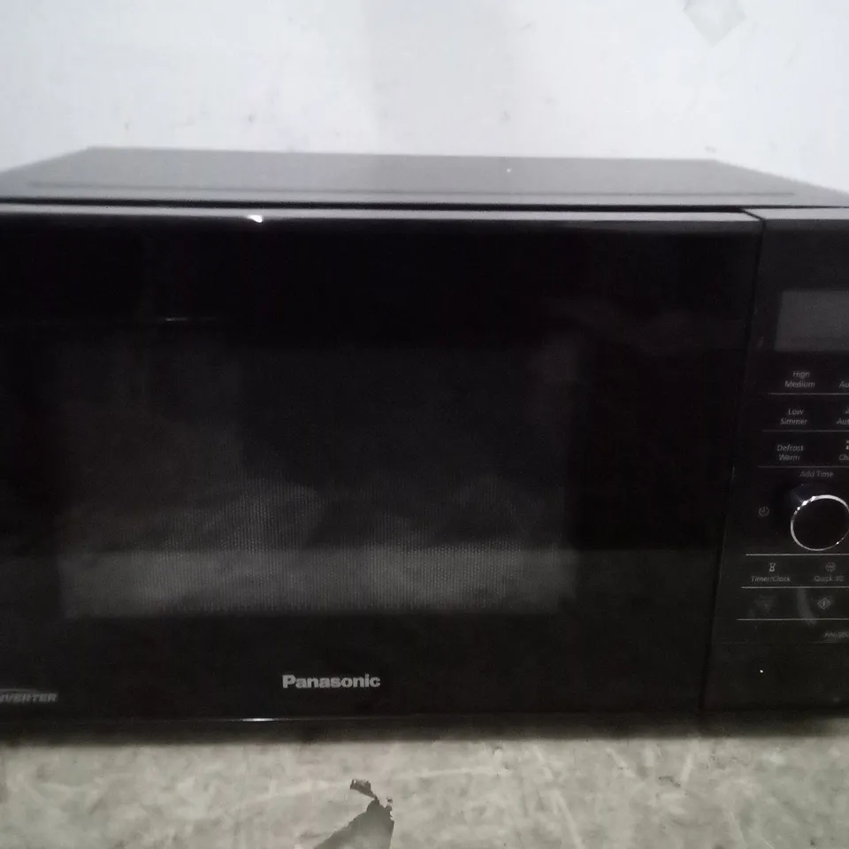 BOXED PANASONIC NN-SD25HB BLACK MICROWAVE OVEN 