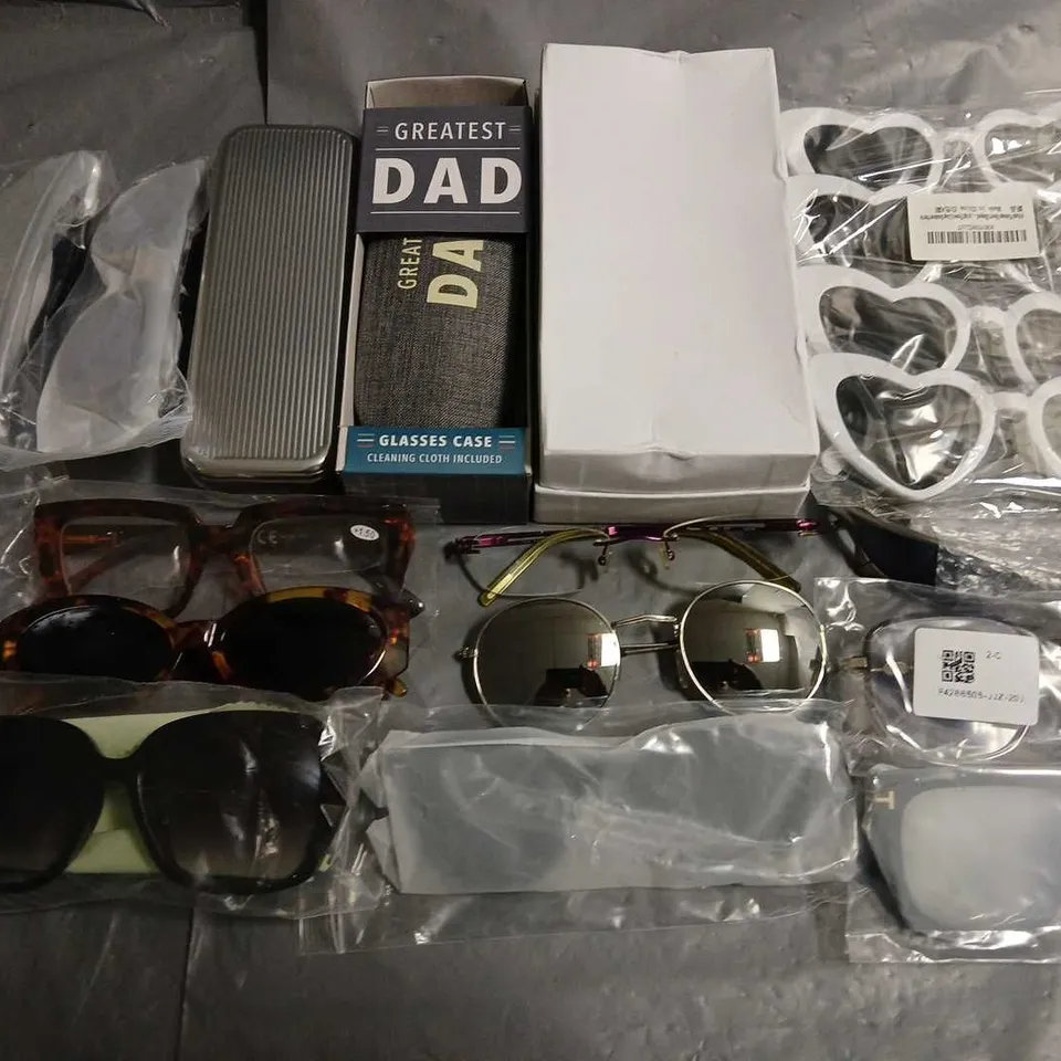 LOT OF APPROXIMATELY 30 ASSORTED PAIRS OF GLASSES AND CASES