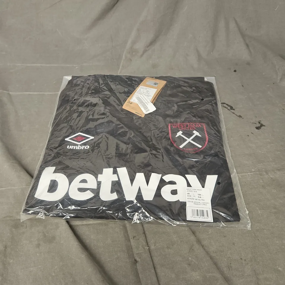 BAGGED UMBRO WEST HAM AWAY SHORT SLEEVE JERSEY IN BLACK SIZE L