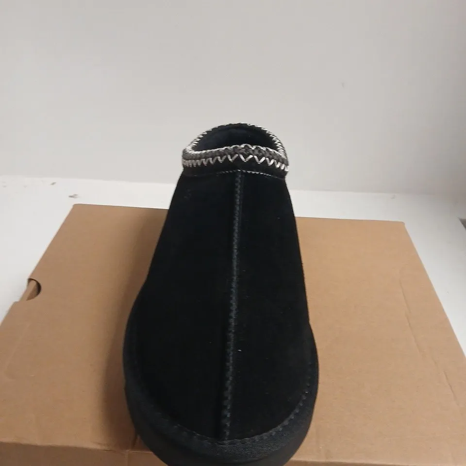 BOXED PAIR OF UGG BLACK SUEDE SLIPPERS – UK 13