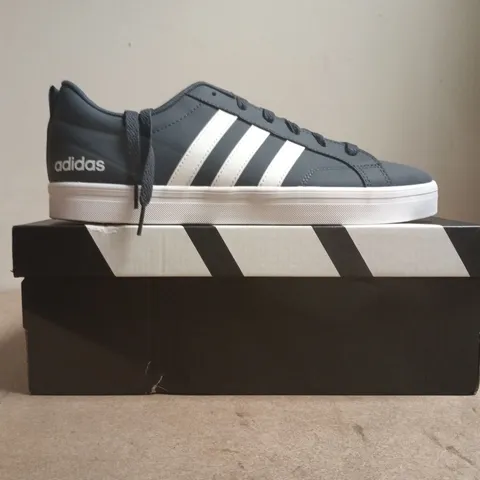 BOXED PAIR OF ADIDAS VS PACE 2.0 SHOES IN NAVY/WHITE SIZE UK 10