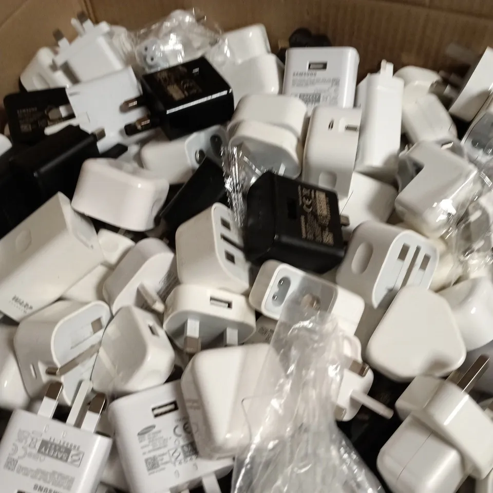 BOX OF APPROXIMATELY 100 ADAPTER PLUGS 