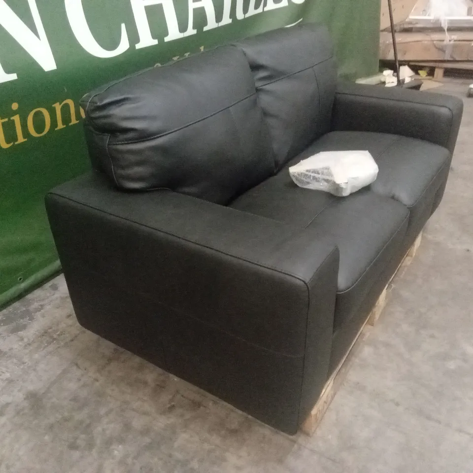 HAMPSHIRE ITALIAN LEATHER 2 SEATER SOFA - BLACK RRP £999
