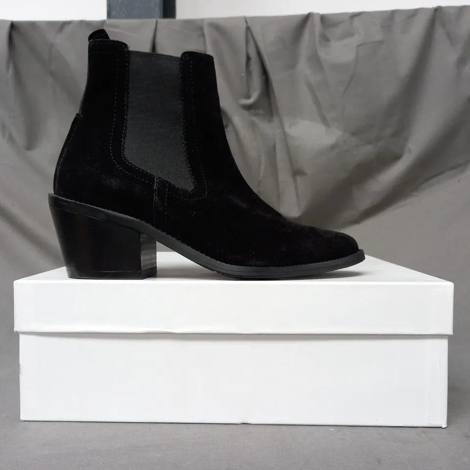 BOXED PAIR OF SOLEA JOHN SUEDE ANKLE BOOTS IN BLACK EU SIZE 36