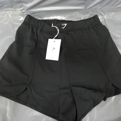 GYMSHARK SCALLOP HEM SHAPED SHORTS IN BLACK - SMALL