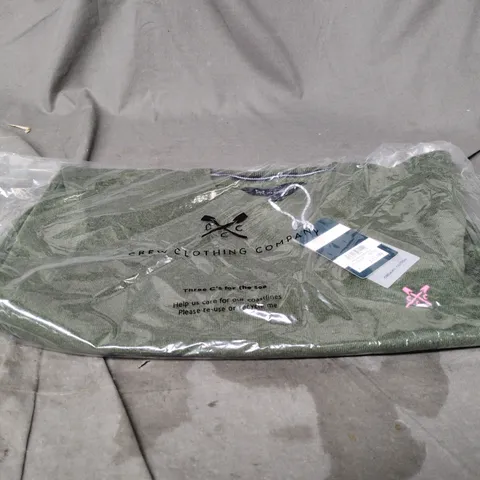 CREW CLOTHING COMPANY ORGANIC COTTON VEE NECK T-SHIRT – OLIVE GREEN – SIZE L 