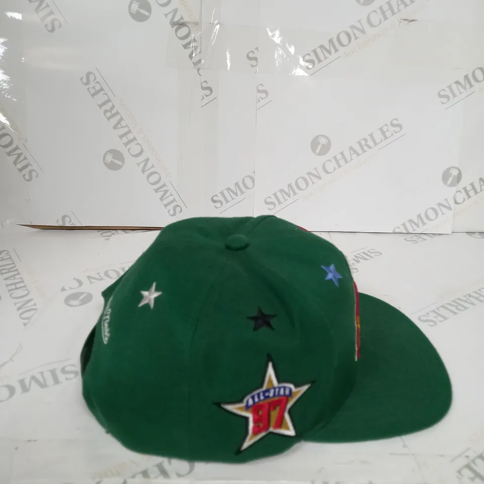 MITCHELL AND NESS SEATTLE SONICS SNAPBACK CAP