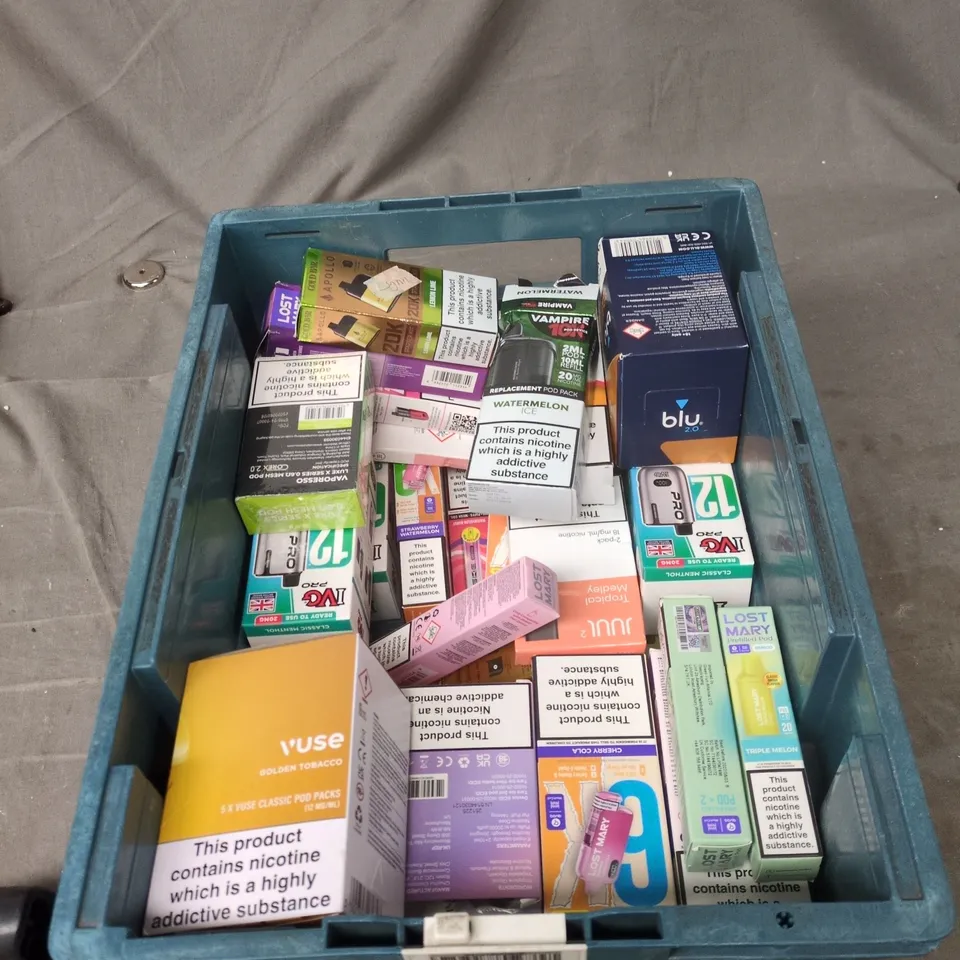TOTE OF APPROXIMATELY 25 ASSORTED ELECTRONIC CIGARETTE ITEMS TO INCLUDE: ELFBAR 600 PREFILLED POD KIT 