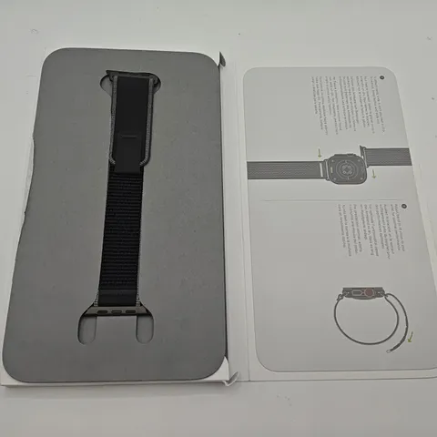 BOXED APPLE TRAIL LOOP IN BLACK TITANIUM - 49MM S/M