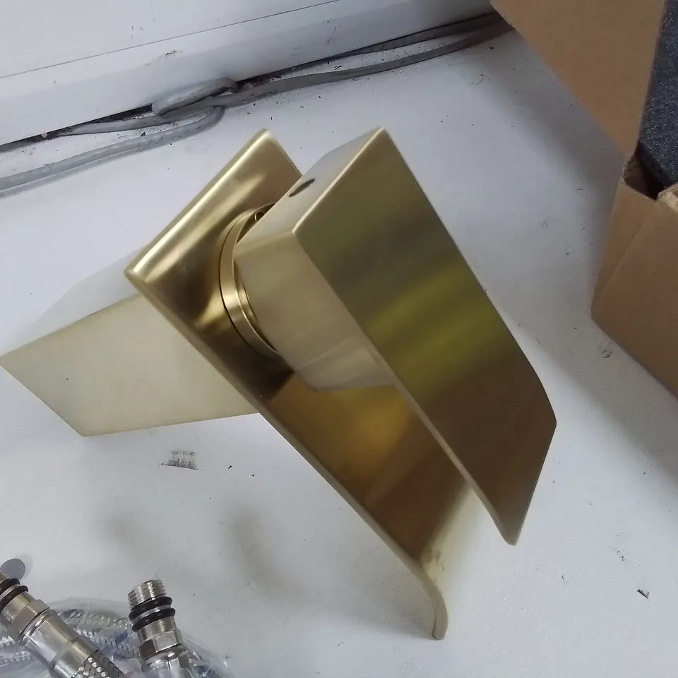GOLD LOOK BASIN MIXER TAP