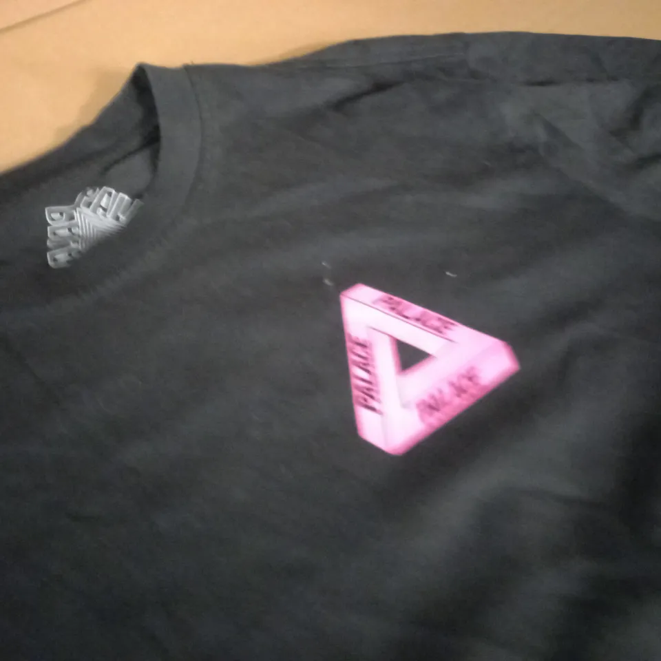 PALACE BLACK T-SHIRT - XL