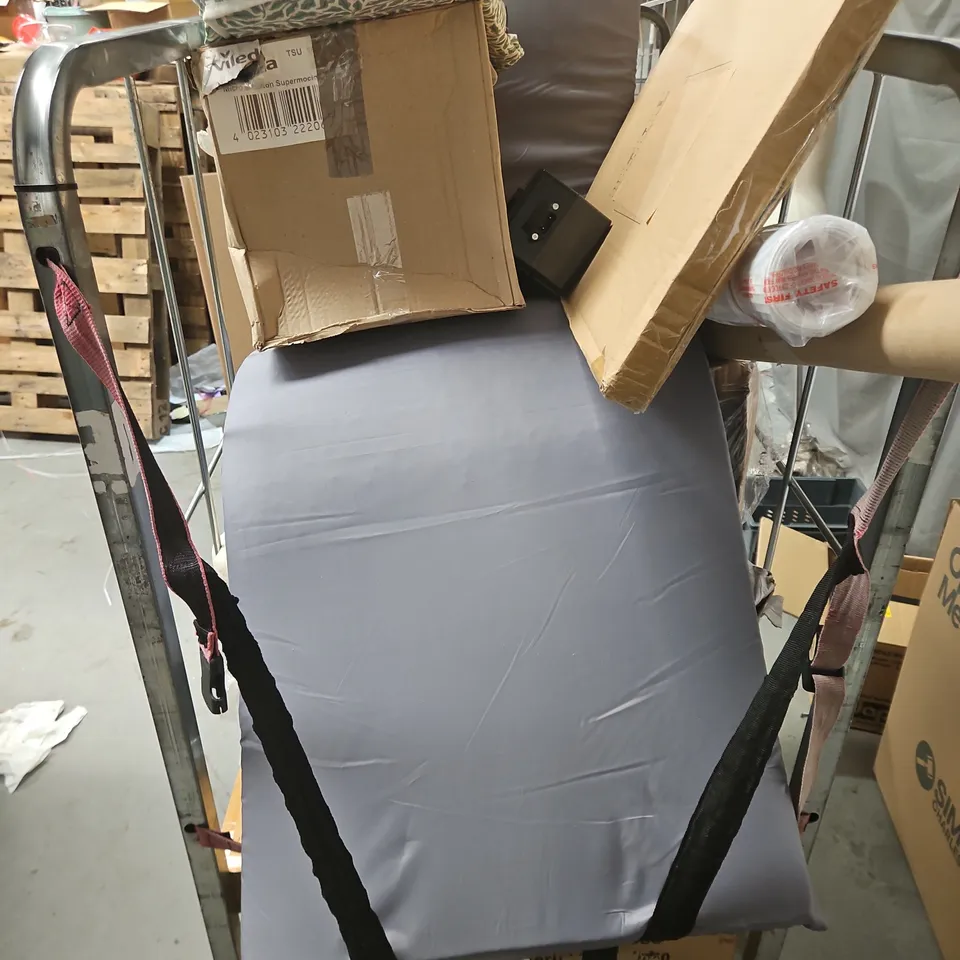 CAGE OF 8 ASSORTED HOUSEHOLD ITEMS 