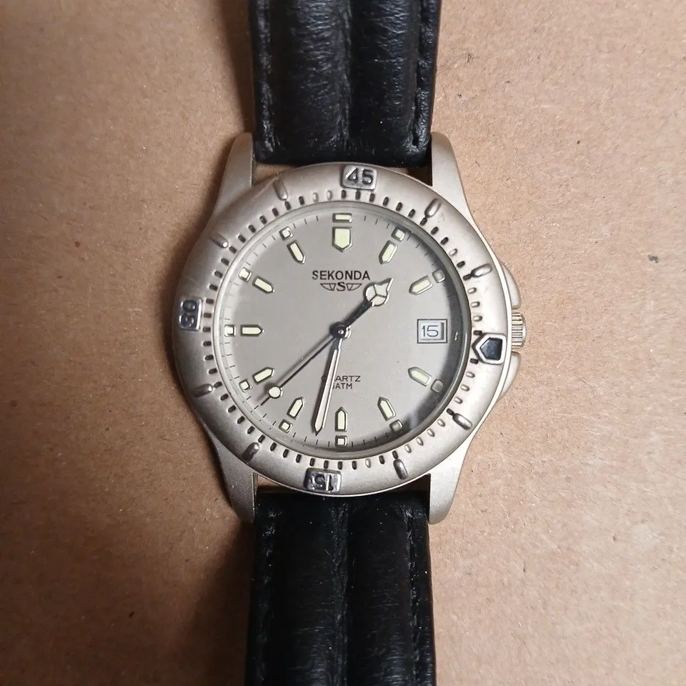 SEKONDA QUARTZ WATCH – LEATHER STRAP