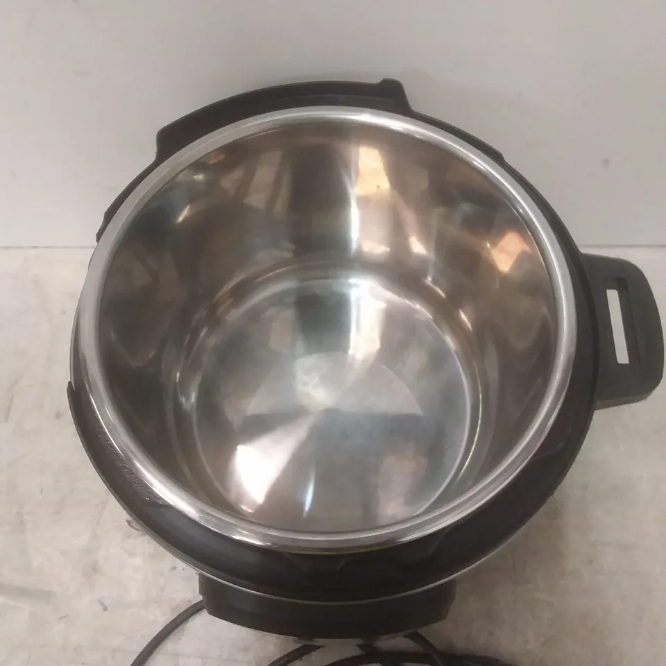 INSTANT POT DUO SMART PRESSURE COOKER