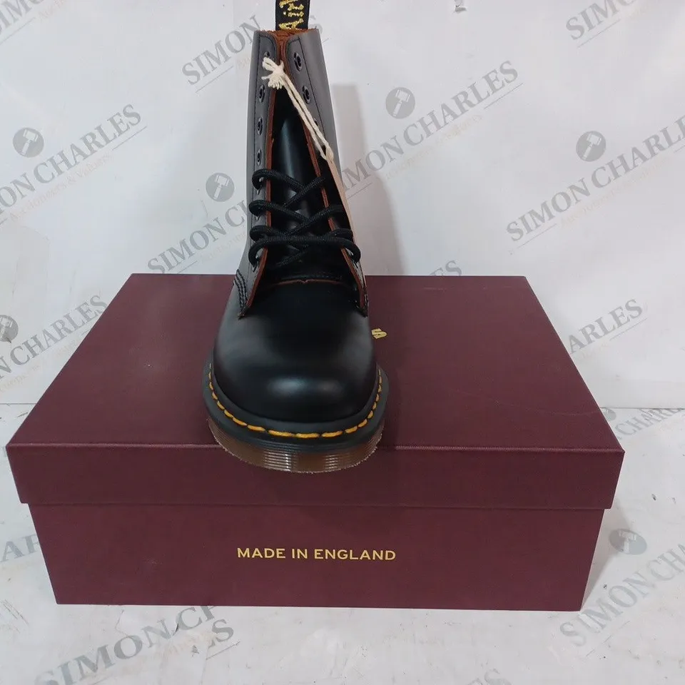 BOXED PAIR OF DR MARTENS VINTAGE 1460 BOOTS IN BLACK UK SIZE 6.5