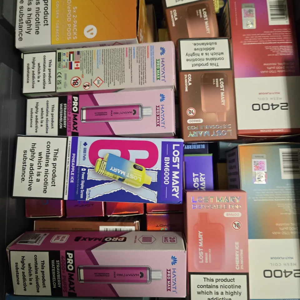 APPROXIMATELY 25 ASSORTED E-CIGARETTE & VAPING ITEMS IN VARIOUS BRANDS 