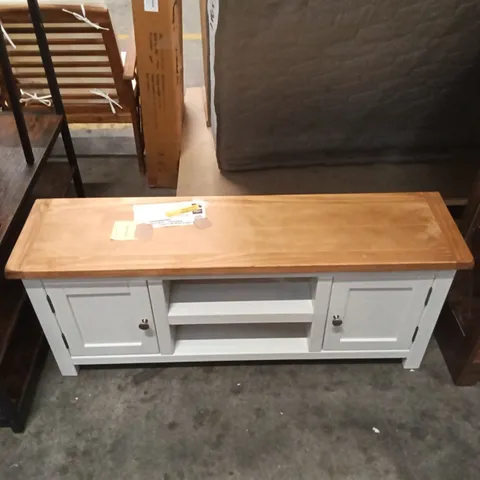 ABIORN 2 DOOR TV STAND - WHITE / NATURAL