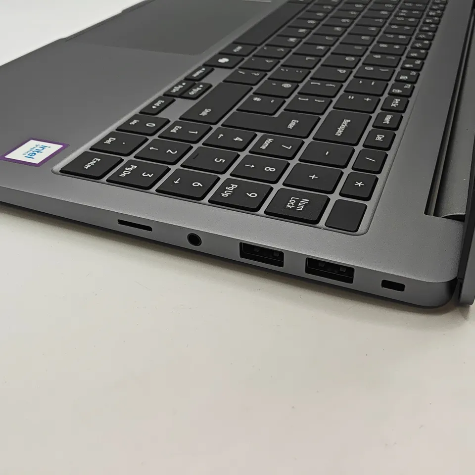 UNBOXED SAMSUNG INTEL CORE ULTRA 5 LAPTOP IN SILVER - NP750XHD