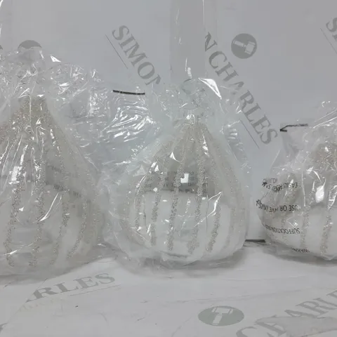 BOXED OUTLET JM BY JULIEN MACDONALD SET OF 3 PRE-LIT GLASS ANGELS