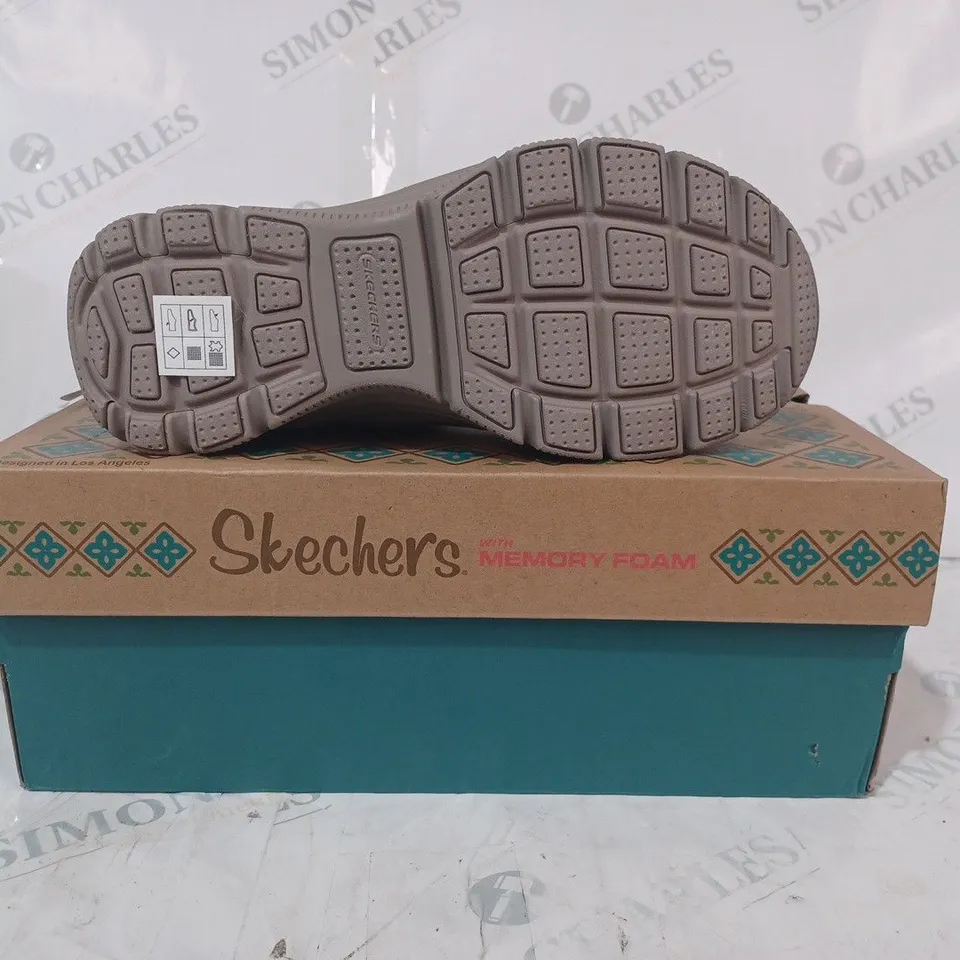 BOXED PAIR OF SKECHERS EASY GOING HIGH ZIP BOOT, MUSHROOM, UK 4.5