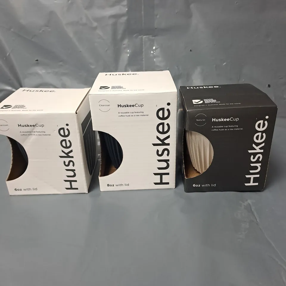 LOT OF 3 HUSKEECUP COFFEE CUPS WITH LIDS