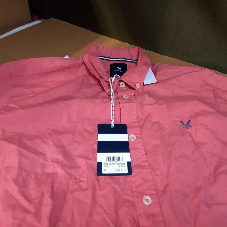 CREW CLOTHING COMPANY SMITH GARMENT DYE RED SHIRT - MEDIUM