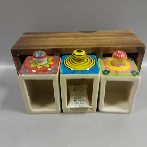 SET OF 3 DECORATIVE CANDLE HOLDERS