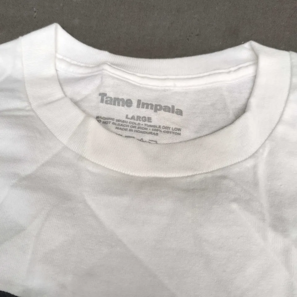 TAME IMPALA WHITE T-SHIRT WITH 'LOSER' GRAPHIC – SIZE L