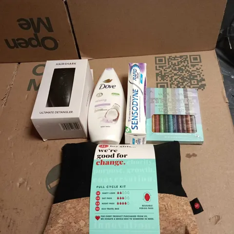 TOTE OF APPROXIMATELY 18 ASSORTED COSMETIC ITEMS TO INCLUDE SENSODYNE RAPID RELIEF, HAIR SHARK DETANGLER, HEY GIRLS FULL CYCLE KIT, COOL STORY EYELINER SET, DOVE