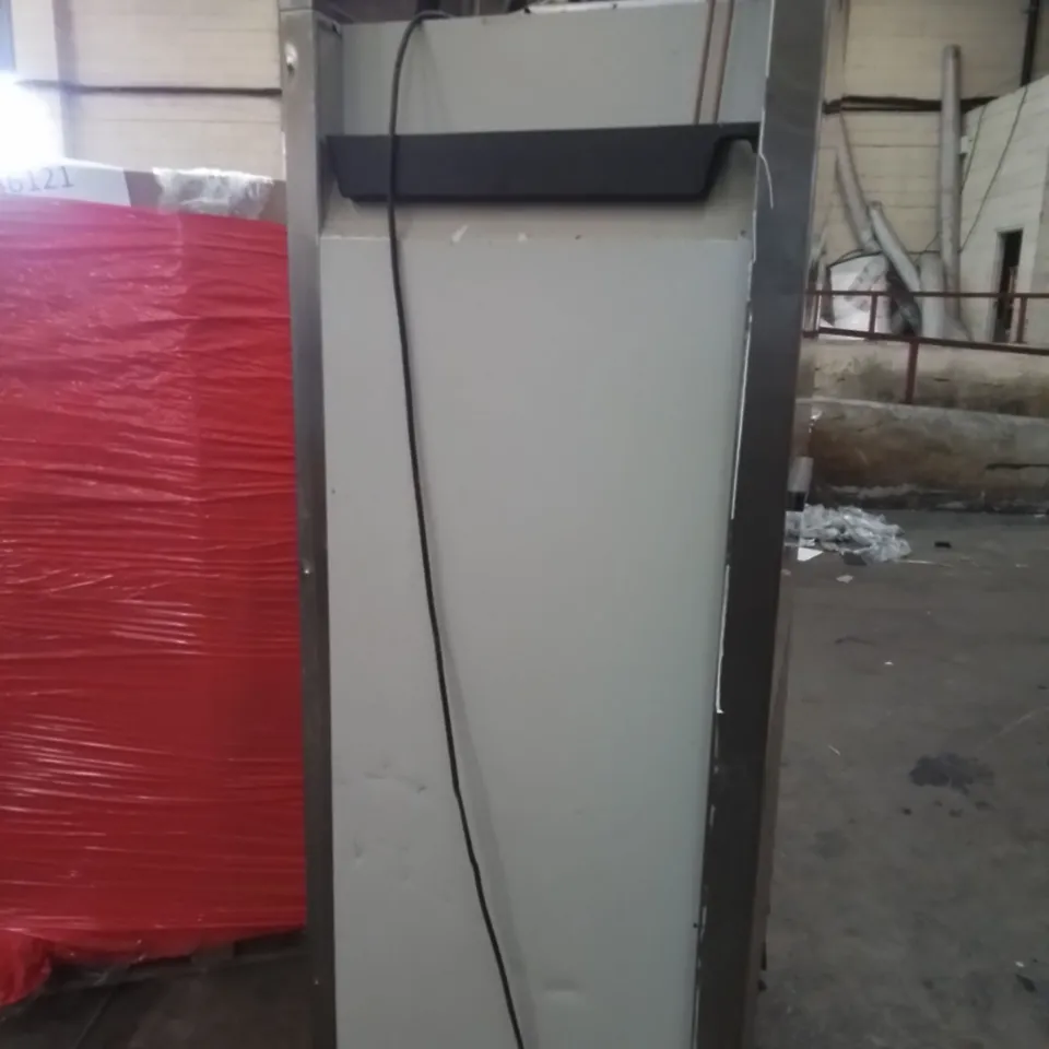 COMMERCIAL STAINLESS SINGLE-DOOR REFRIGERATED FISH STORAGE UNIT