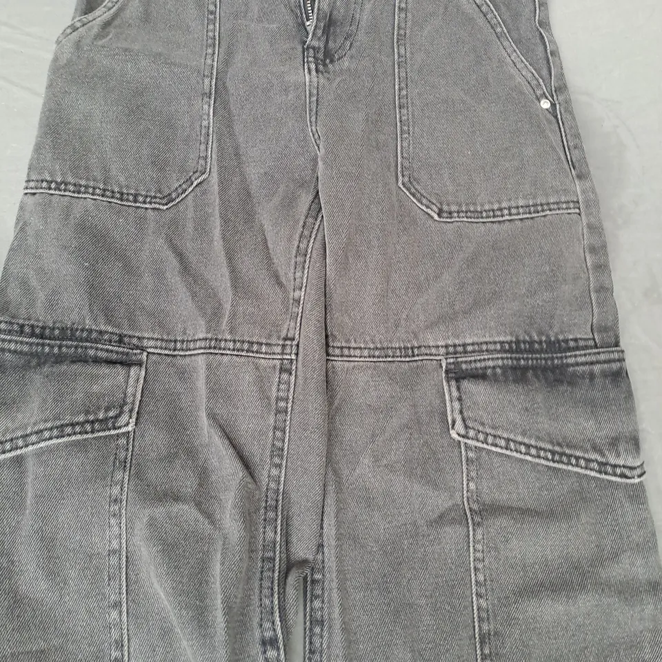 MISS SELFRIDGE PETITE CARGO WIDE LEG JEANS IN BLACK SIZE 25/28