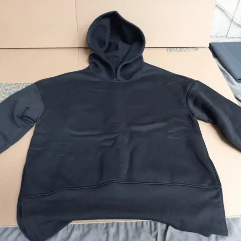 BLACK HOODED SWEATSHIRT WITH MATCHING JOGGERS SET