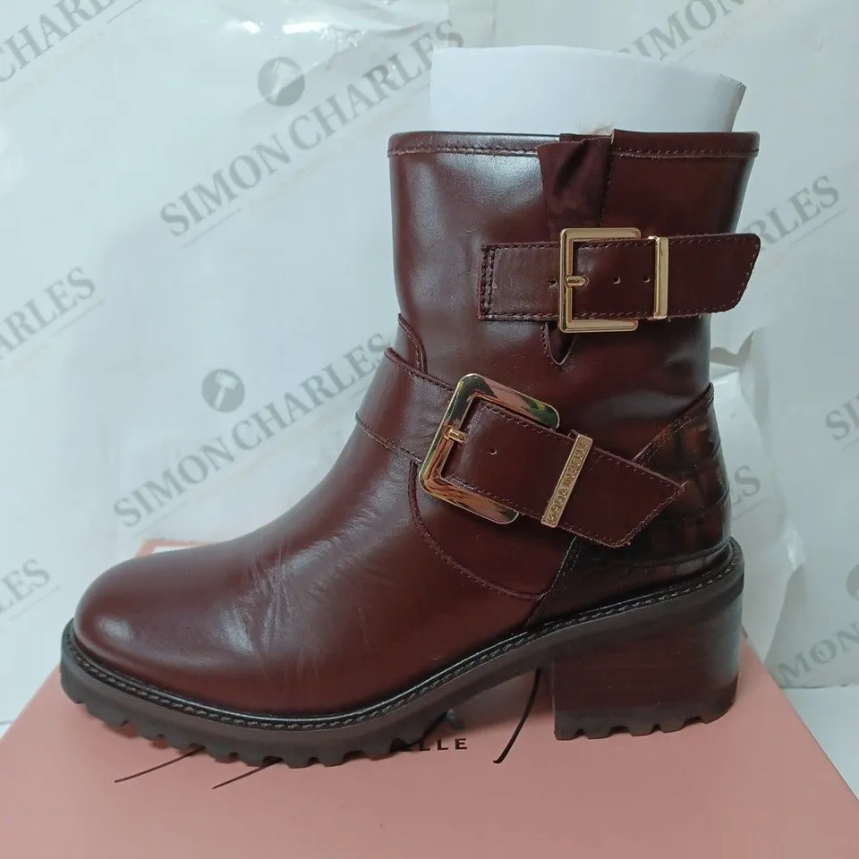 BOXED MODA IN PELLE CORNELIA BIKER BOOTS, BROWN - SIZE 7 