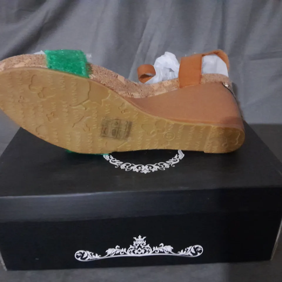 APPROXIMATELY 15 BOXED PAIRS OF WANNA THICK SOLED OPEN TOE WEDGE SANDALS GREEN VARIOUS SIZES 
