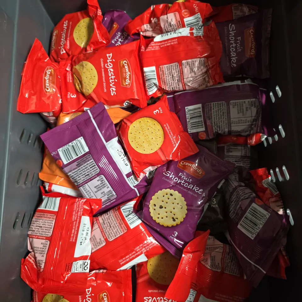 APPROXIMATELY 15 ASSORTED FOOD/DRINK PRODUCTS TO INCLUDE DECAF COFFEE, CADBURY BAR, DRINKS BISCUITS ETC 