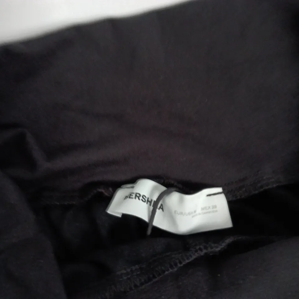BERSHKA BLACK PANTS – MEDIUM (EU M)