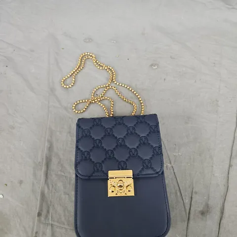 NAVY BLUE QUILTED CROSSBODY BAG WITH GOLD CHAIN STRAP AND CLASP 