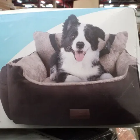 BOXED FURDREAMS PREMIUM PET CAR SEAT WITH STORAGE POCKET & SAFTEY LEASH - BROWN