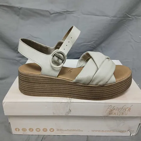 BLOWFISH MALIBU WOMEN'S PLATFORM SANDALS – WHITE, SIZE 5/38