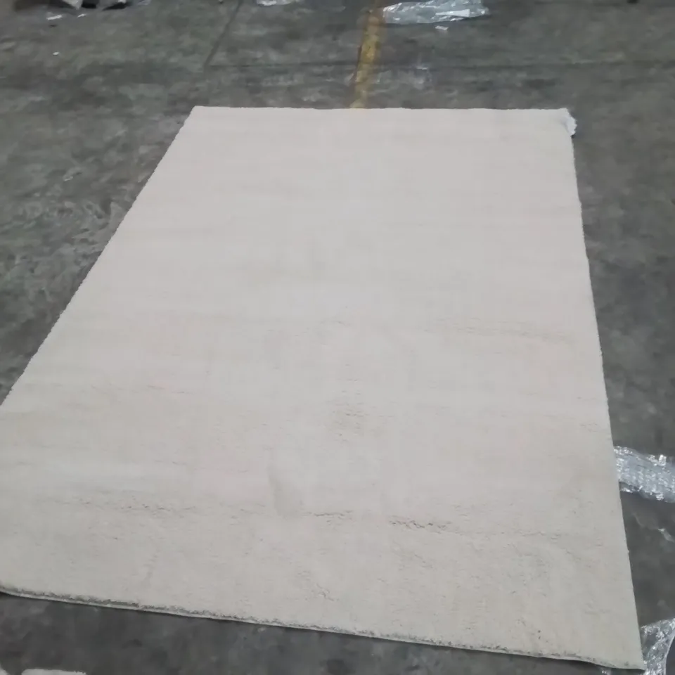 QUALITY DESIGNER AREA RUG - APPROXIMATELY 283X200