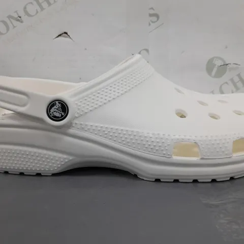 PAIR OF CROCS CLASSICS IN WHITE UK SIZE M9/W10