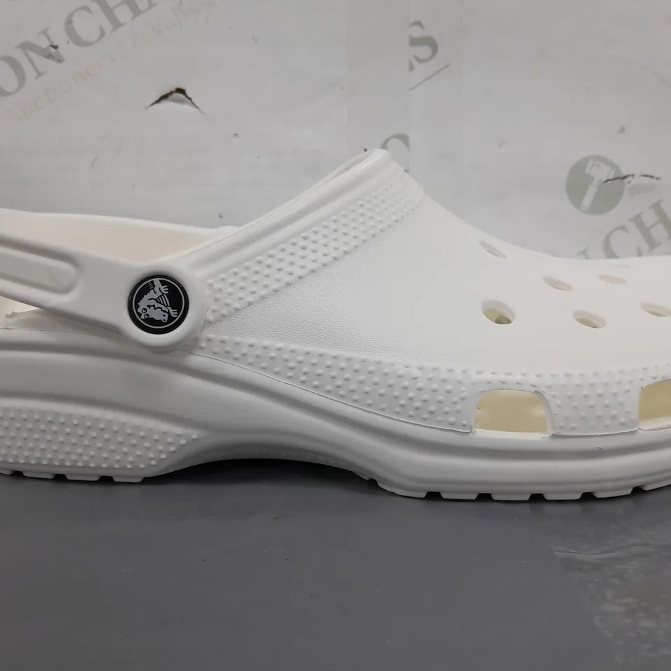 PAIR OF CROCS CLASSICS IN WHITE UK SIZE M9/W10