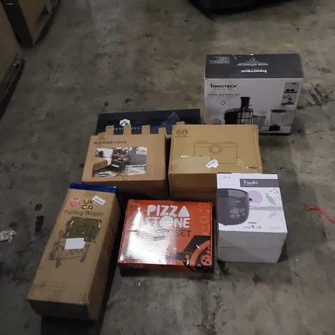 PALLET TO CONTAIN ASSORTED HOUSEHOLD ITEMS AND CONSUMER PRODUCTS. INCLUDING FOLDING WAGON, PIZZA STONE AND PEEL SET, RICE COOKER, JUICER BLENDER SET ETC