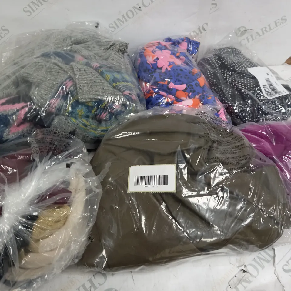 BOX OF APPROXIMATELY 15 ASSORTED CLOTHING ITEMS TO INCLUDE SEQUIN TOP, FLOWER TOP, JUMPER ETC